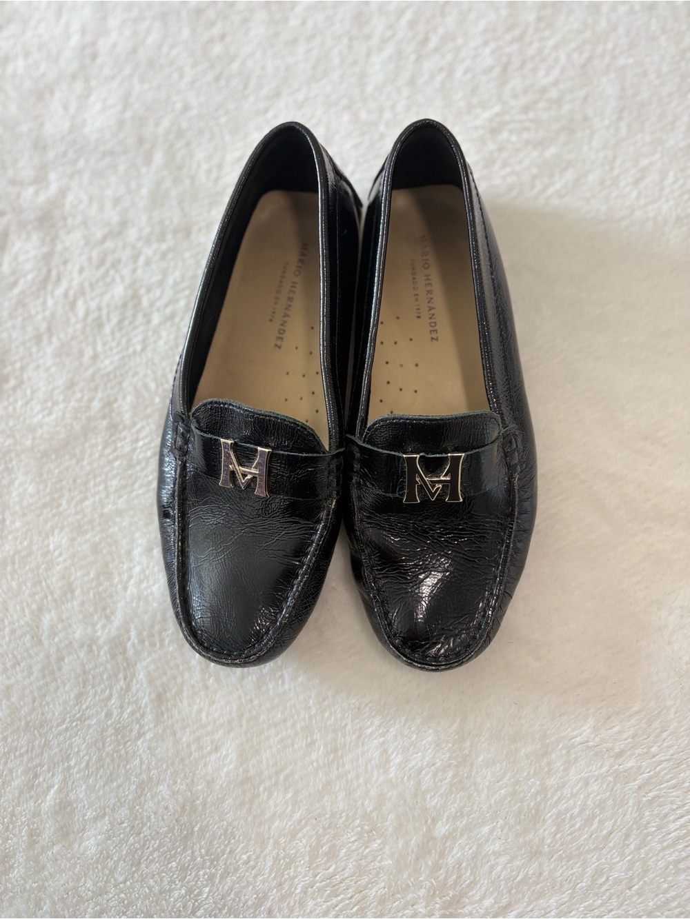 Mario Hernández black Leather Loafers with M Logo